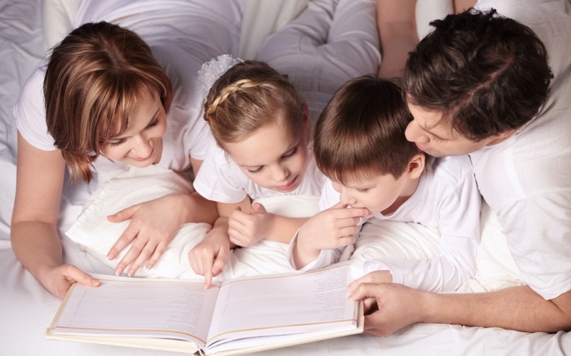 10 põhjust, miks peaks oma lastele raamatuid lugema